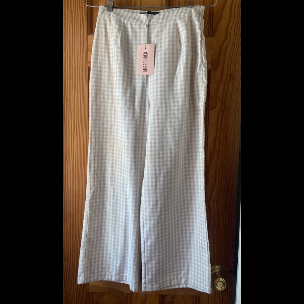 Missguided cropped pants in size 4